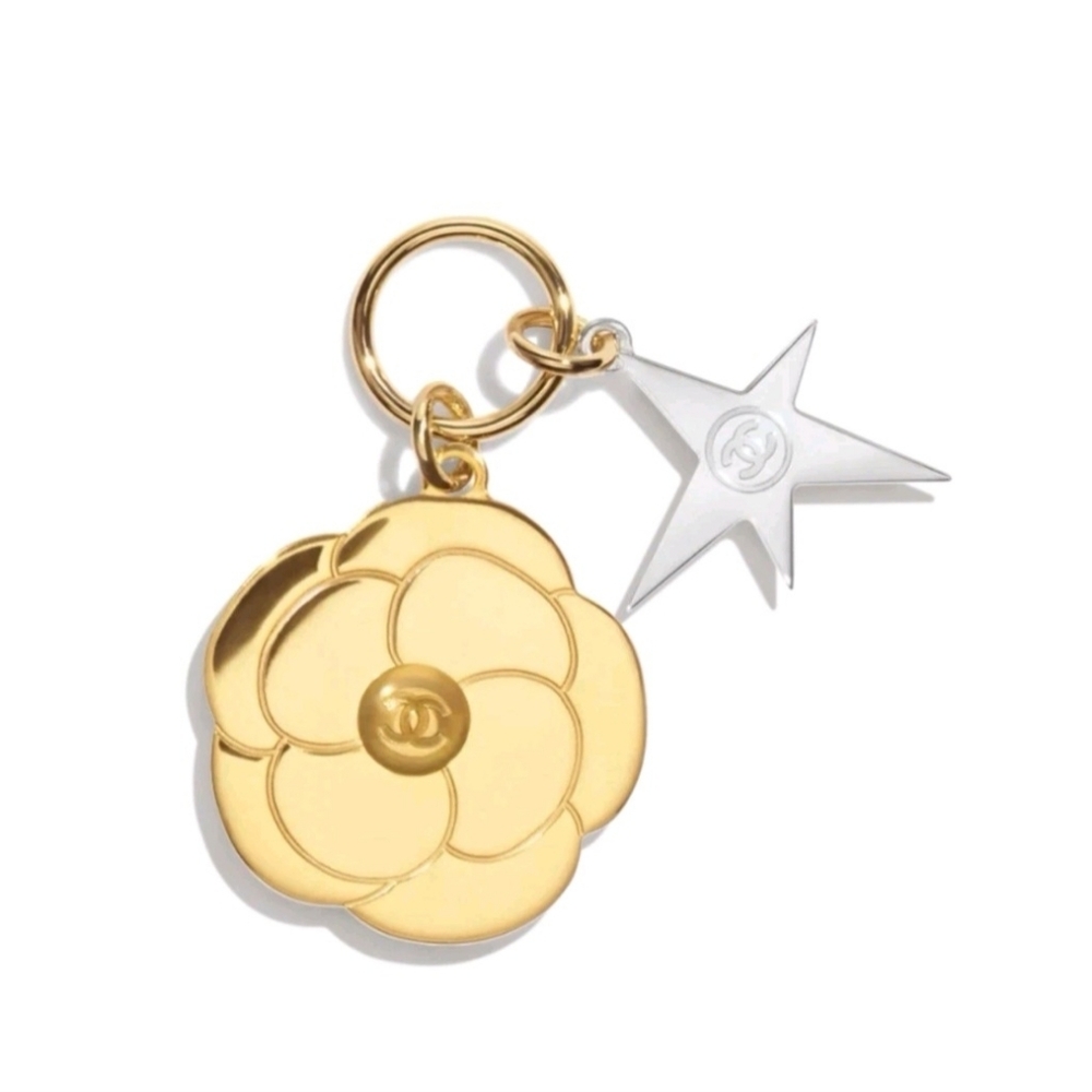 Chanel 2025 Holiday Charms X2 New - Picture 4 of 7